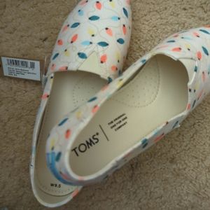 TOMS Christmas Tree Lights Holiday Shoes  Off White New with Tags